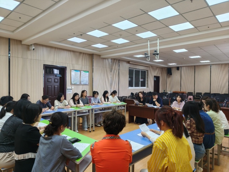 青蓝携手展风采，匠心同筑育人路